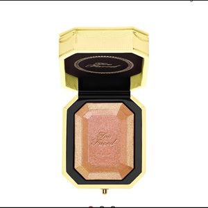 Too faced highlighter